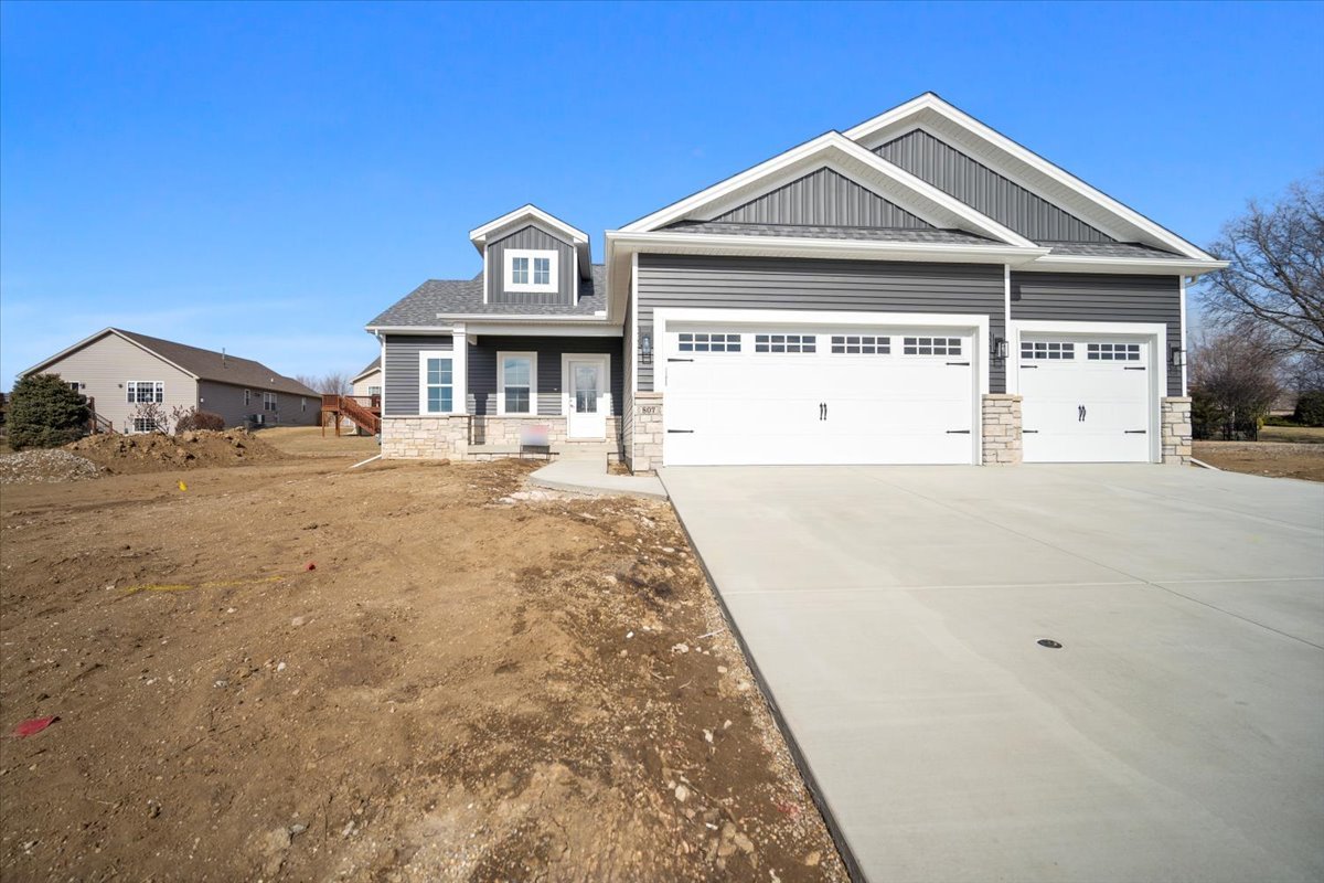 807 Verkler Court, Bloomington, IL