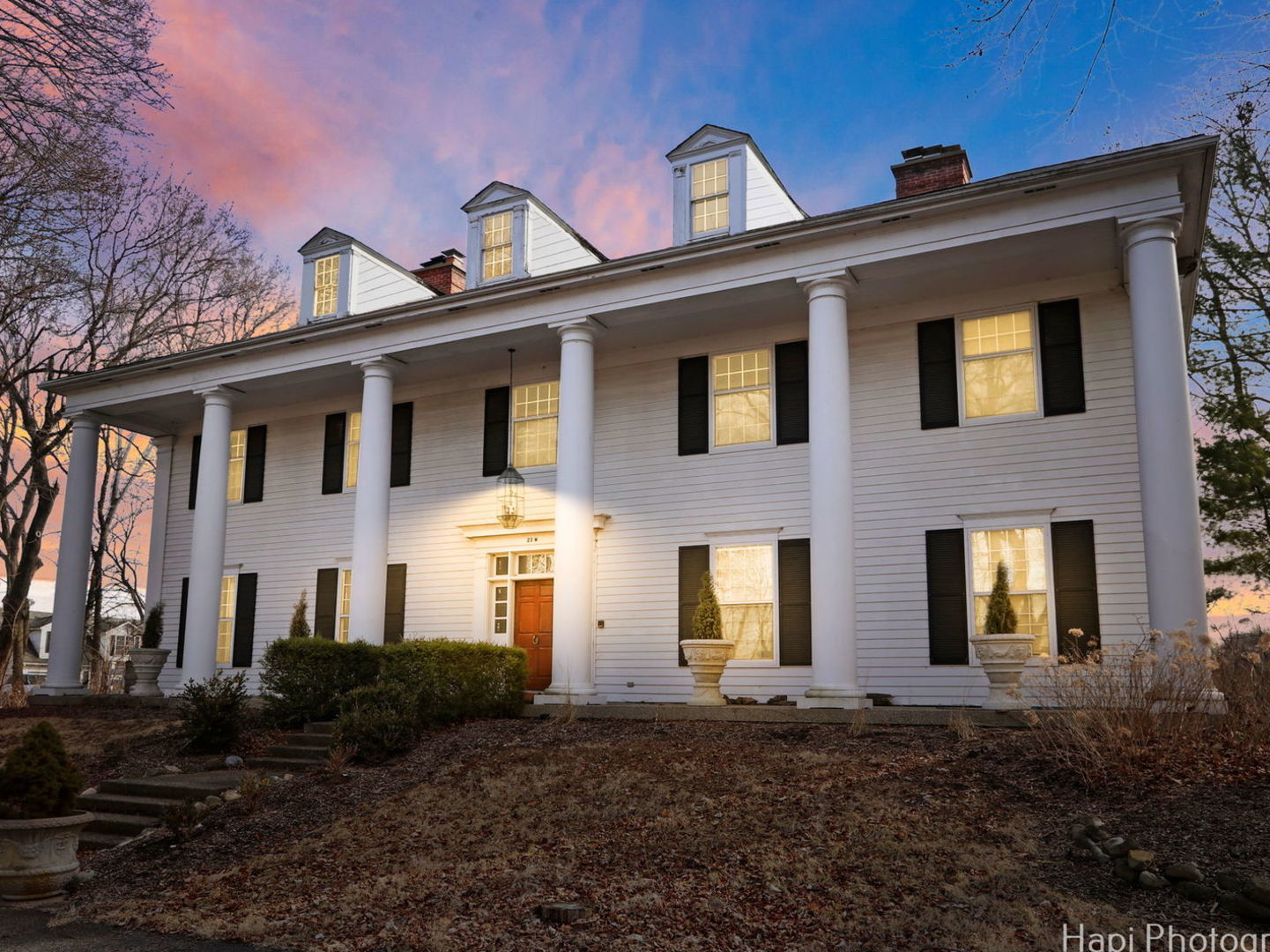 23 W County Line Road, Barrington Hills, IL