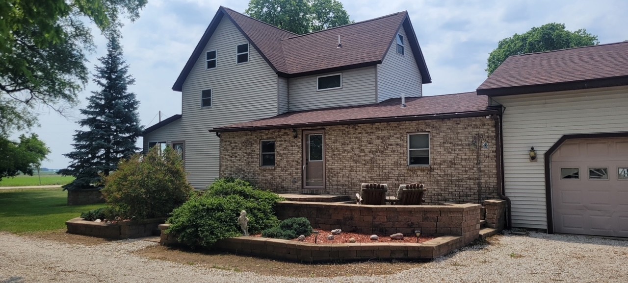 382 Keigwin Road, Walnut, IL