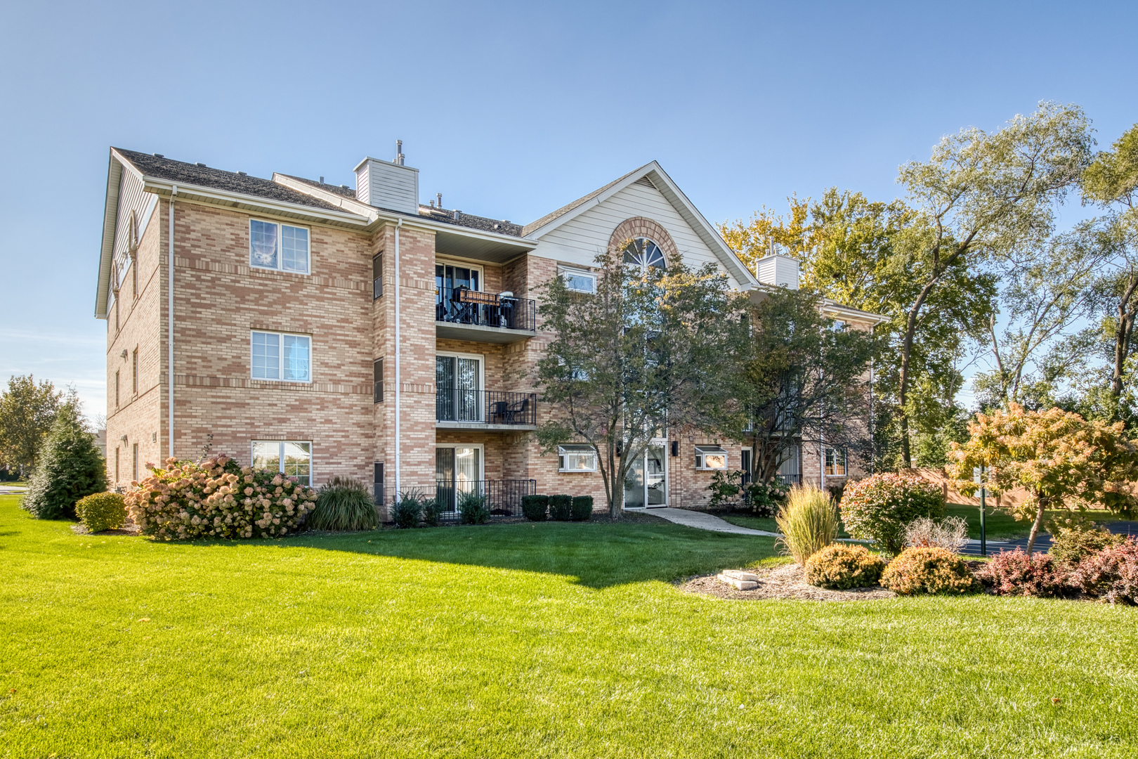 18310 Robin Lane #D2, Homewood, IL
