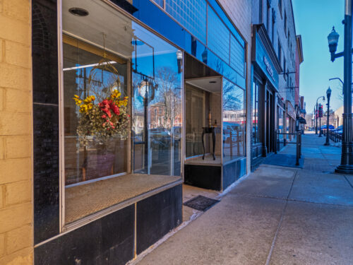 101 E Van Buren Street, Woodstock, IL