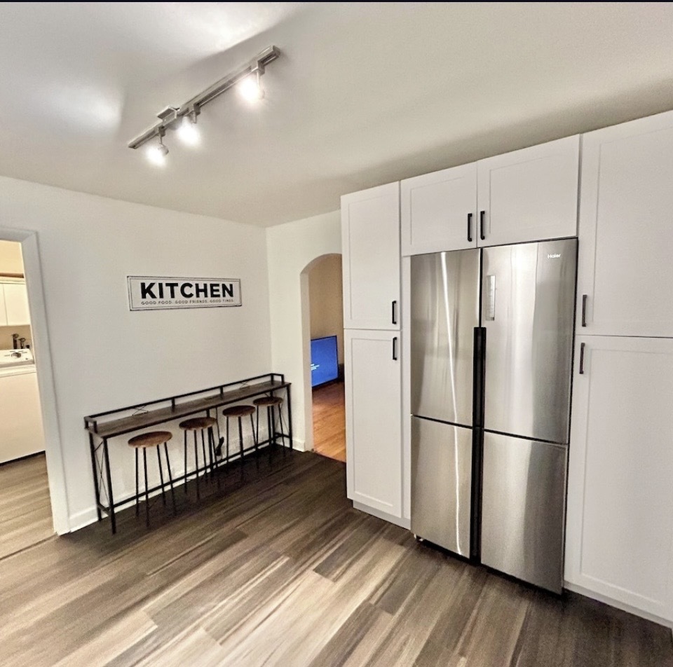 905 Rockland Road, Lake Bluff, IL