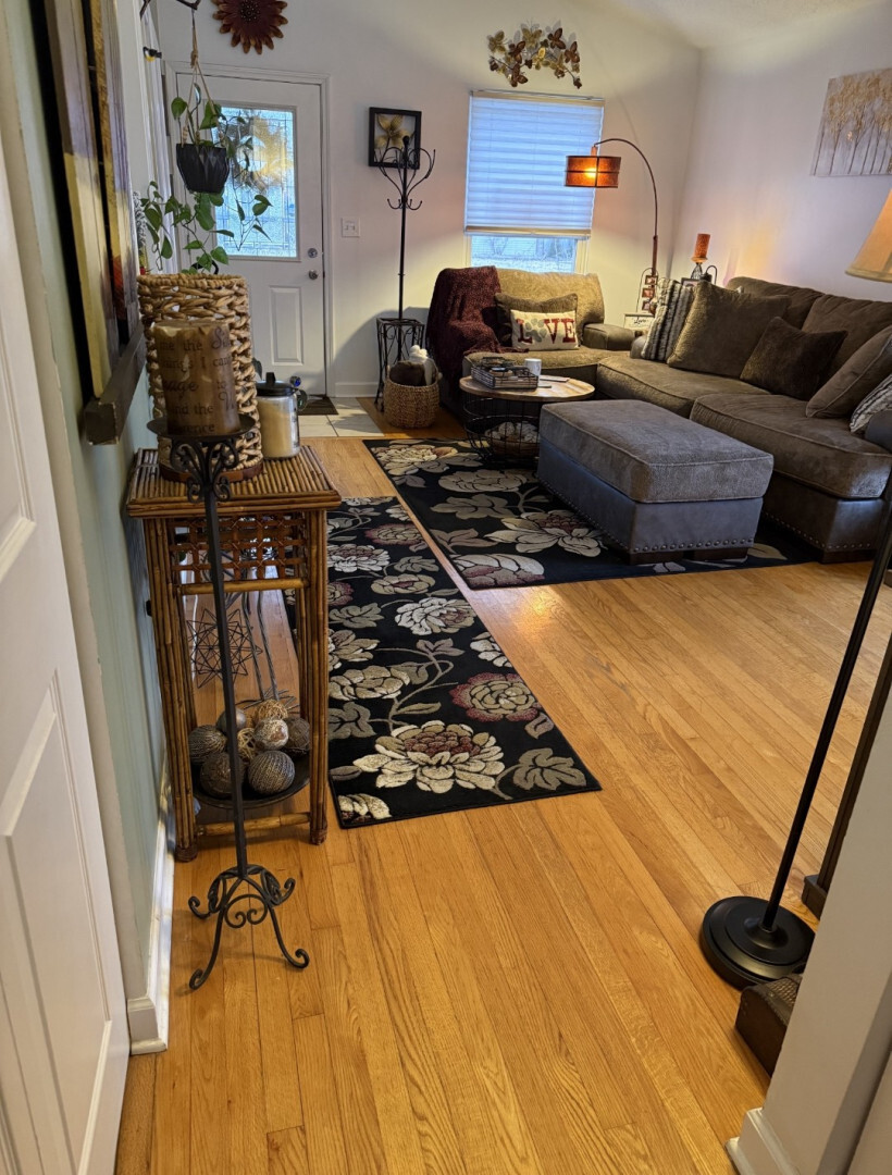 352 Danbury Drive, Naperville, IL