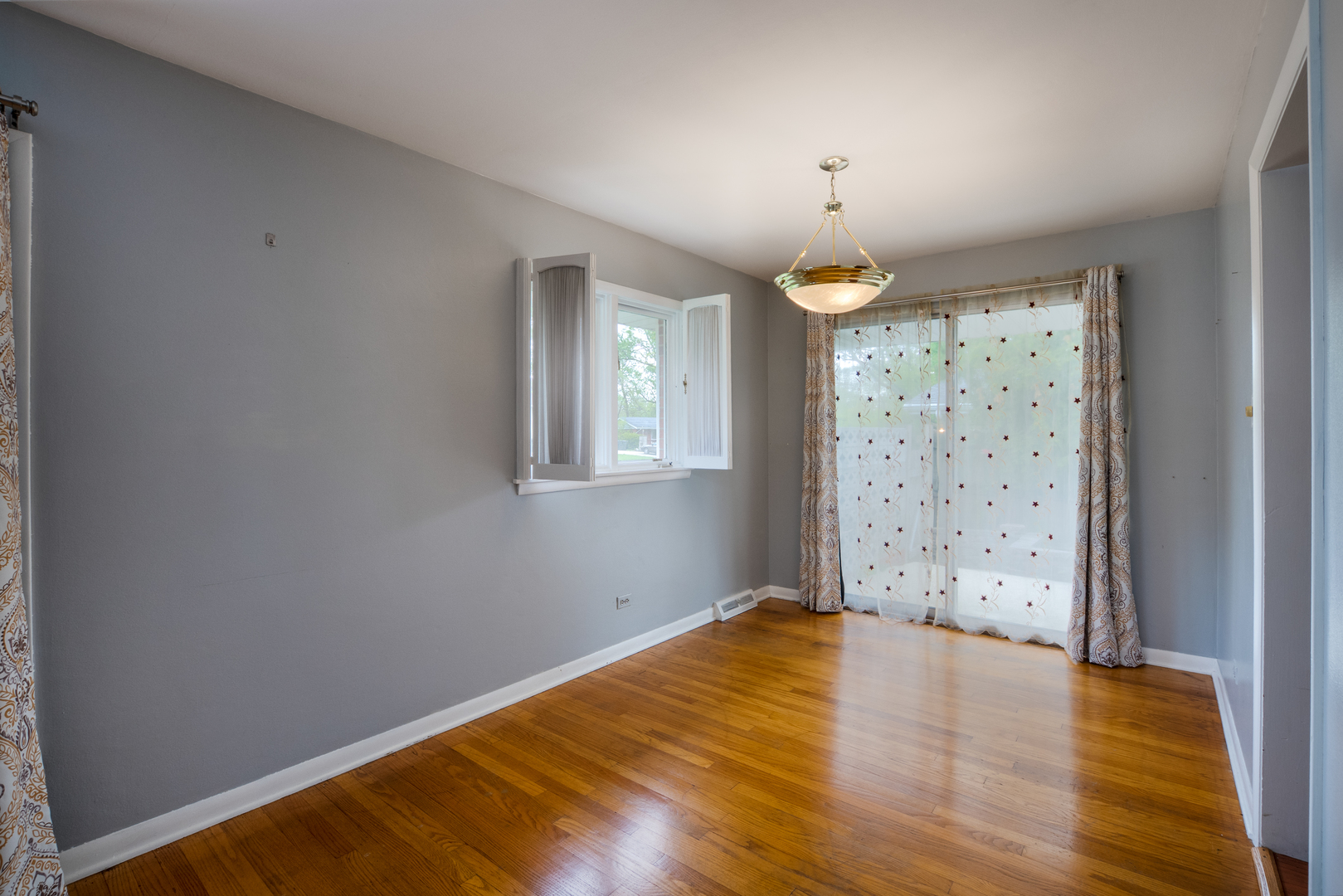 2323 Clyde Terrace, Homewood, IL