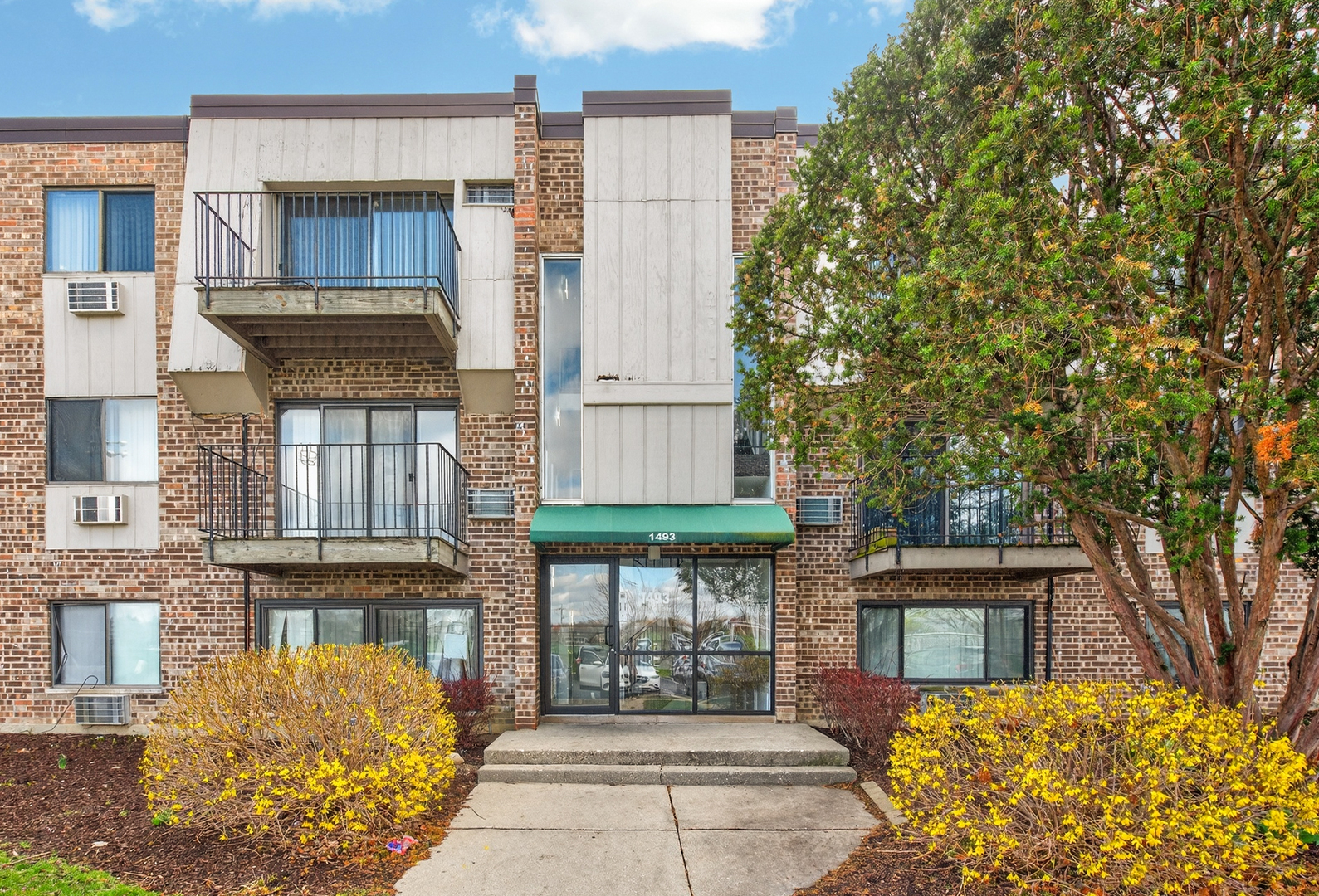 1493 N Winslowe Drive #104, Palatine, IL