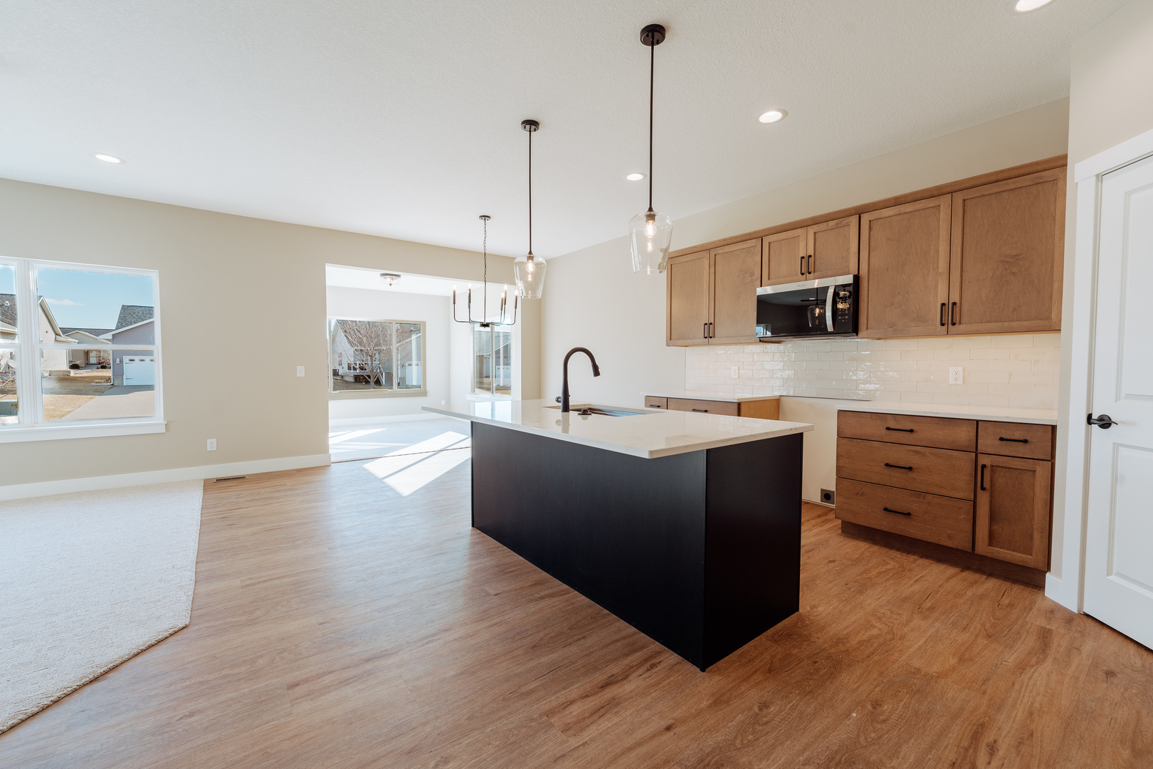 6225 College Avenue, Davenport, IA