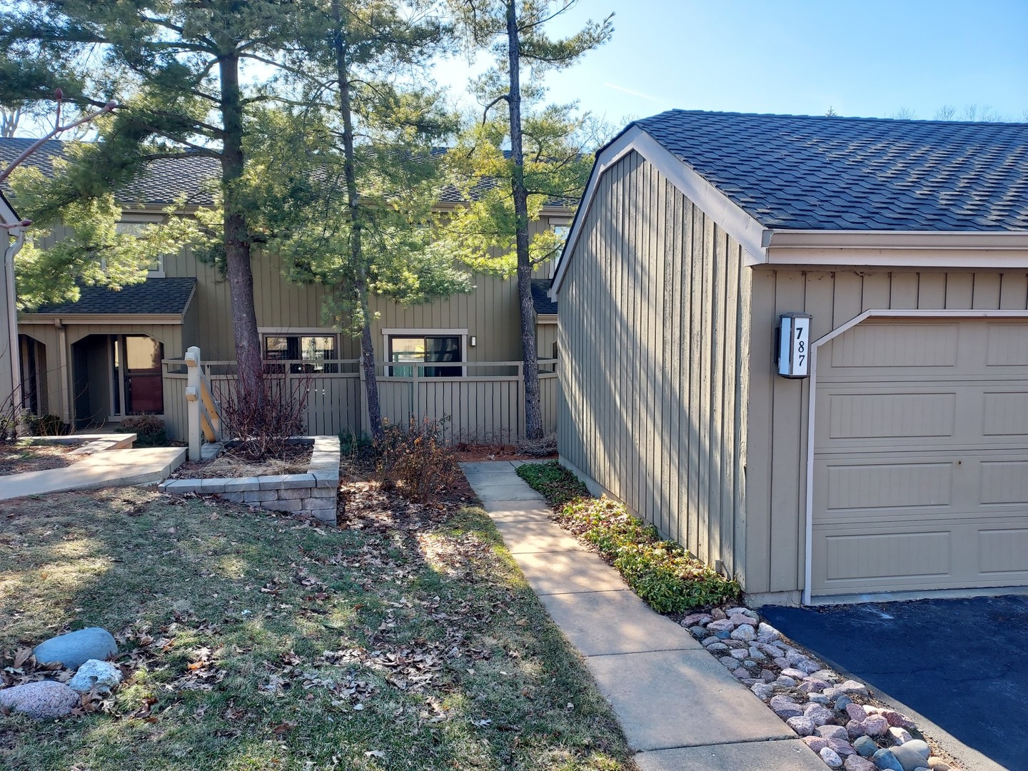 787 Oak Hill Road #467, Lake Barrington, IL