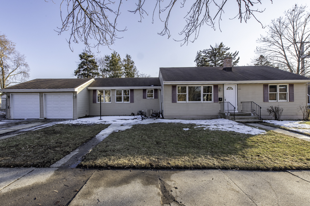 821 12th Street, North Chicago, IL