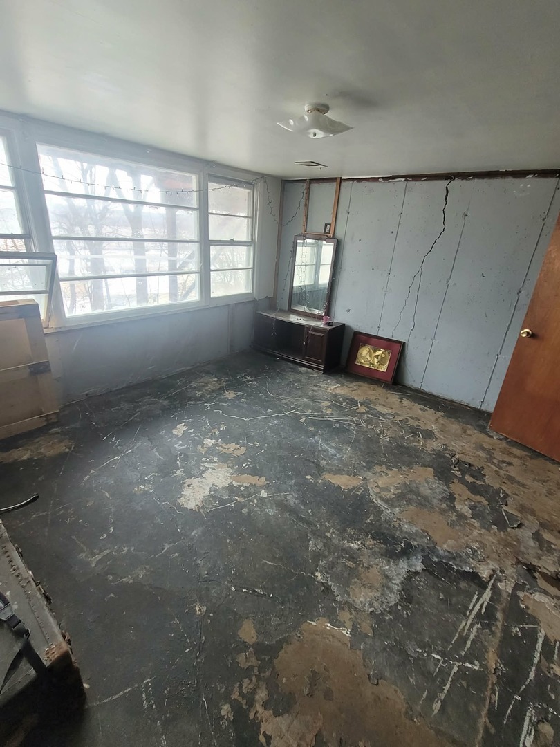 2128 State Street, Peru, IL