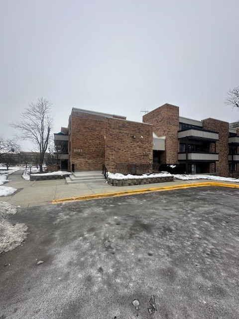 1813 Hemlock Place #311, Schaumburg, IL