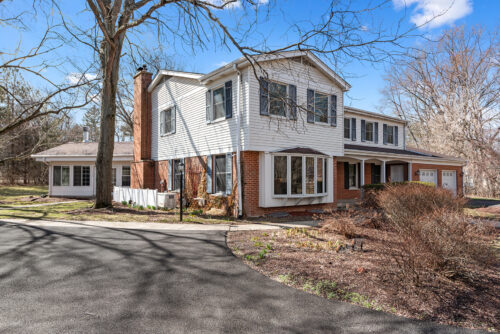 32W050 Cedar Lane, Wayne, IL