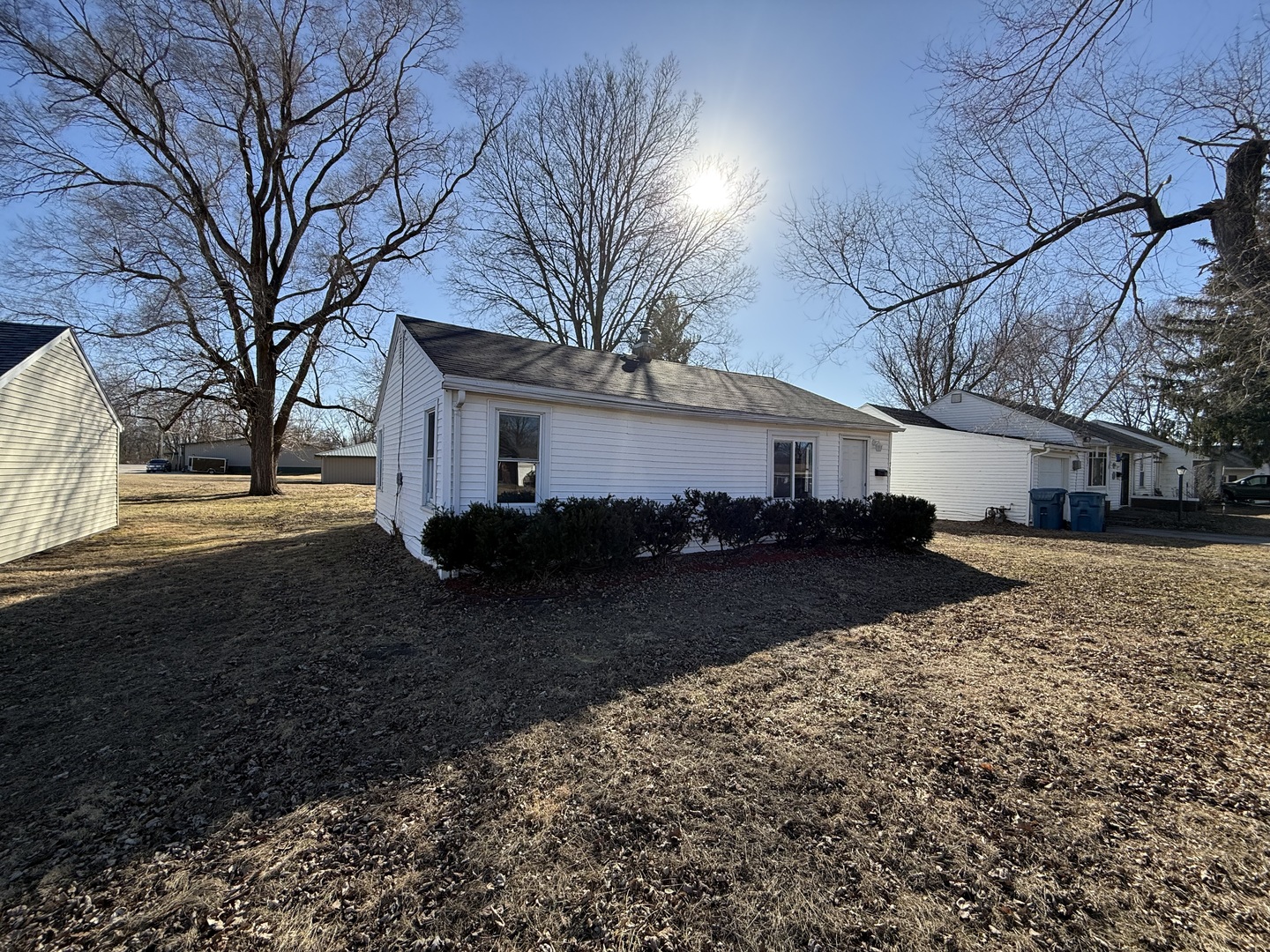 745 E Oak Street, Watseka, IL