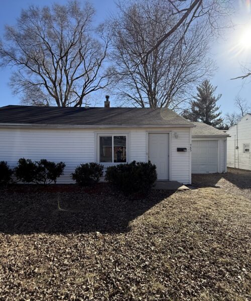 745 E Oak Street, Watseka, IL