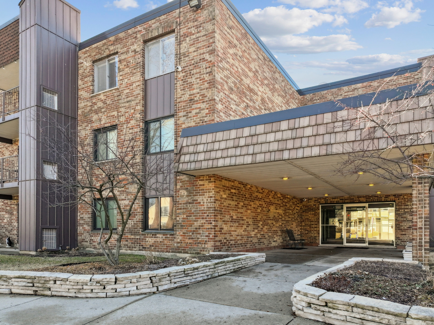 522 E Algonquin Road #113, Schaumburg, IL