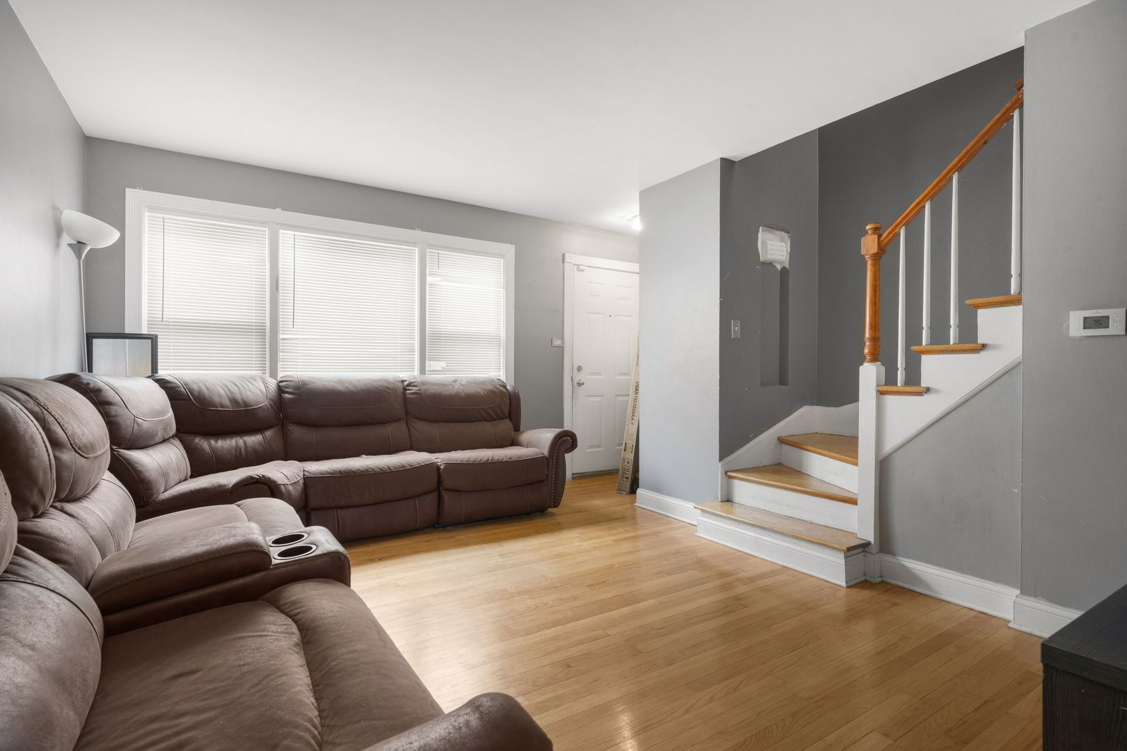 1028 BELLWOOD Avenue #E, Bellwood, IL