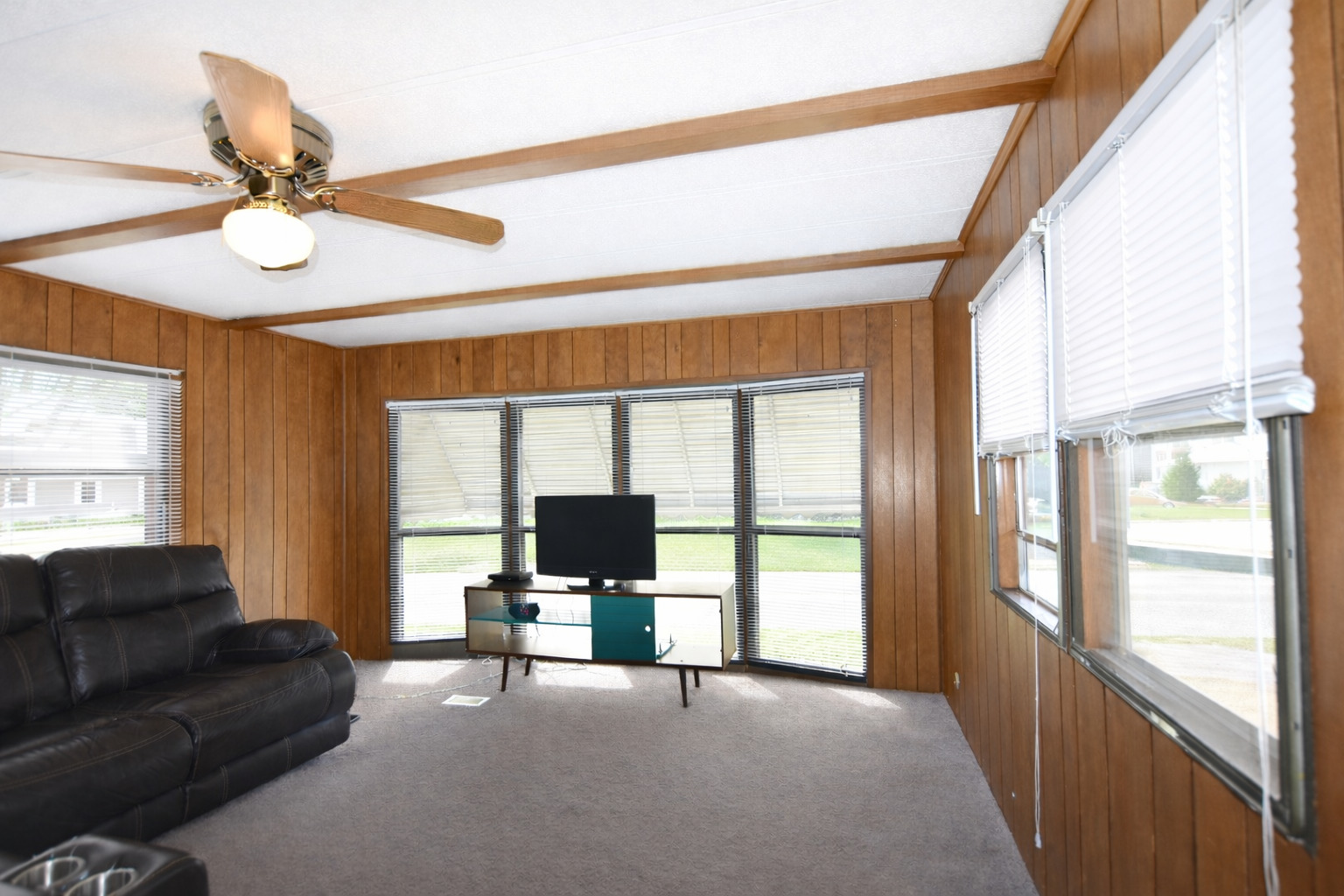 873 Victory Court, Justice, IL