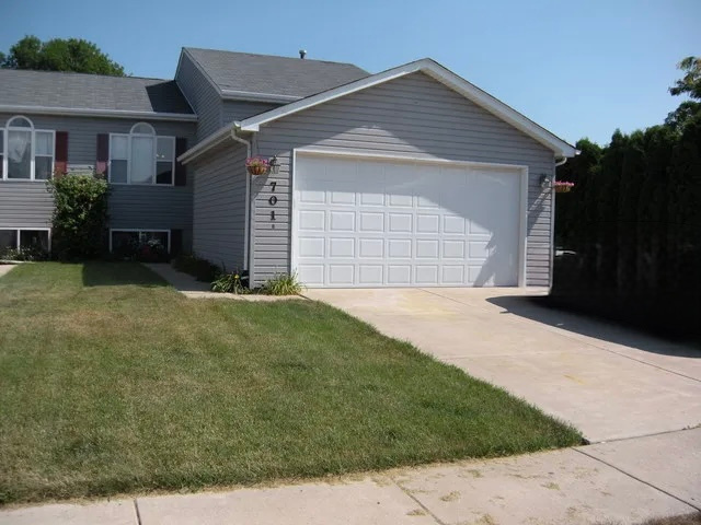 701 Davidson Drive #B, Minooka, IL