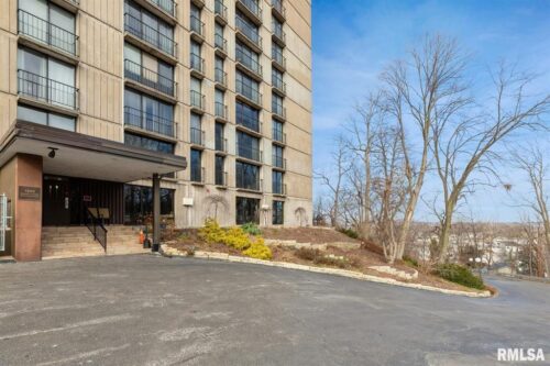 1800 7th Street #10B, East Moline, IL