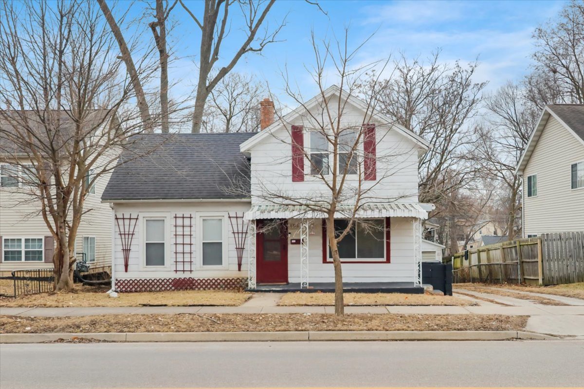 806 W Market Street, Bloomington, IL