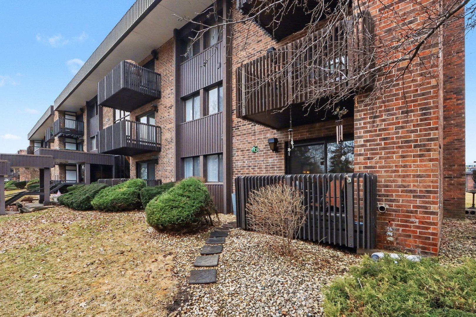 1423 Woodbridge Road #1E, Joliet, IL
