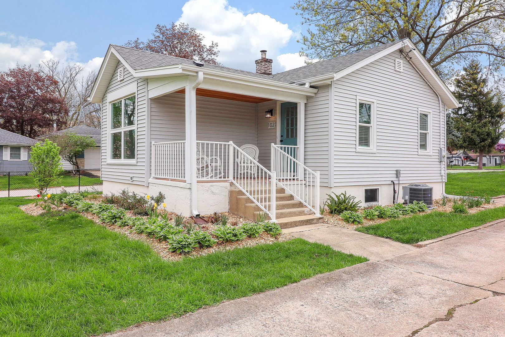 102 E 56th Street, Westmont, IL