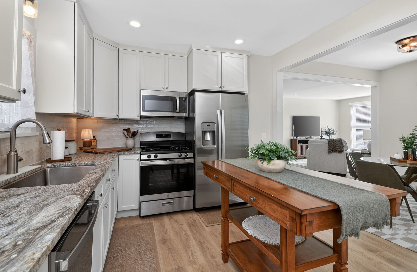 102 E 56th Street, Westmont, IL