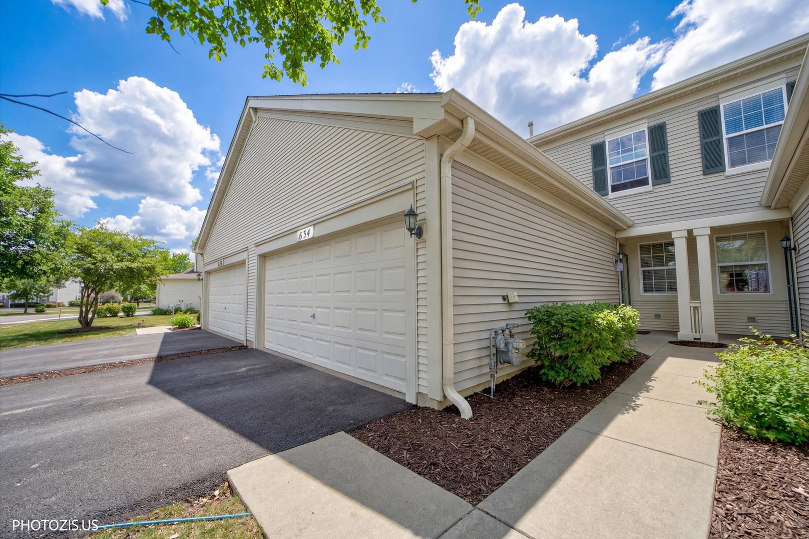 634 W Jonathan Drive #2, Round Lake, IL