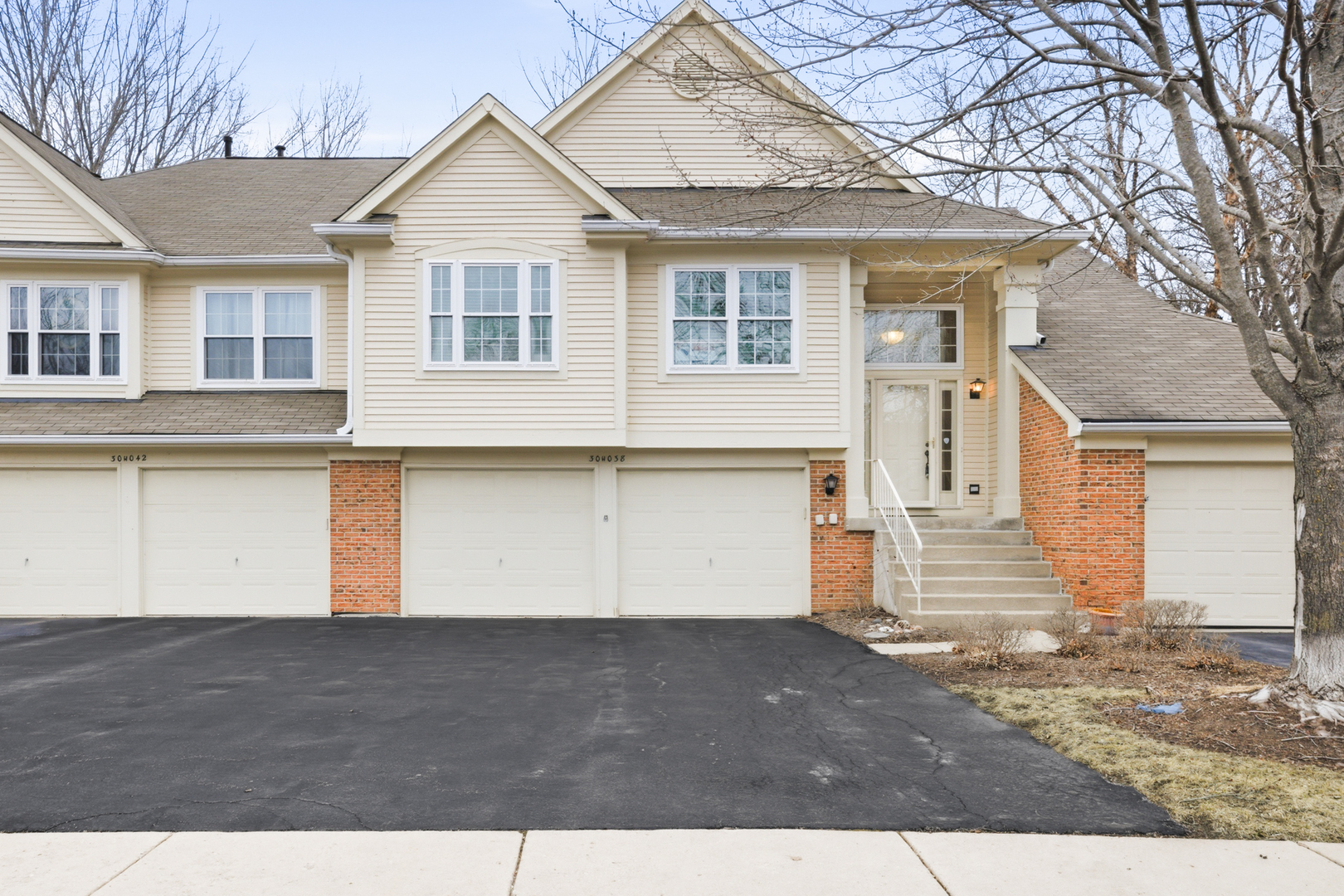 30W038 Willow Lane #D, Warrenville, IL