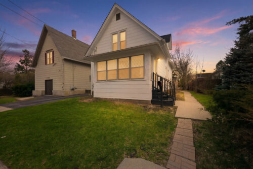835 Oak Street, Elgin, IL