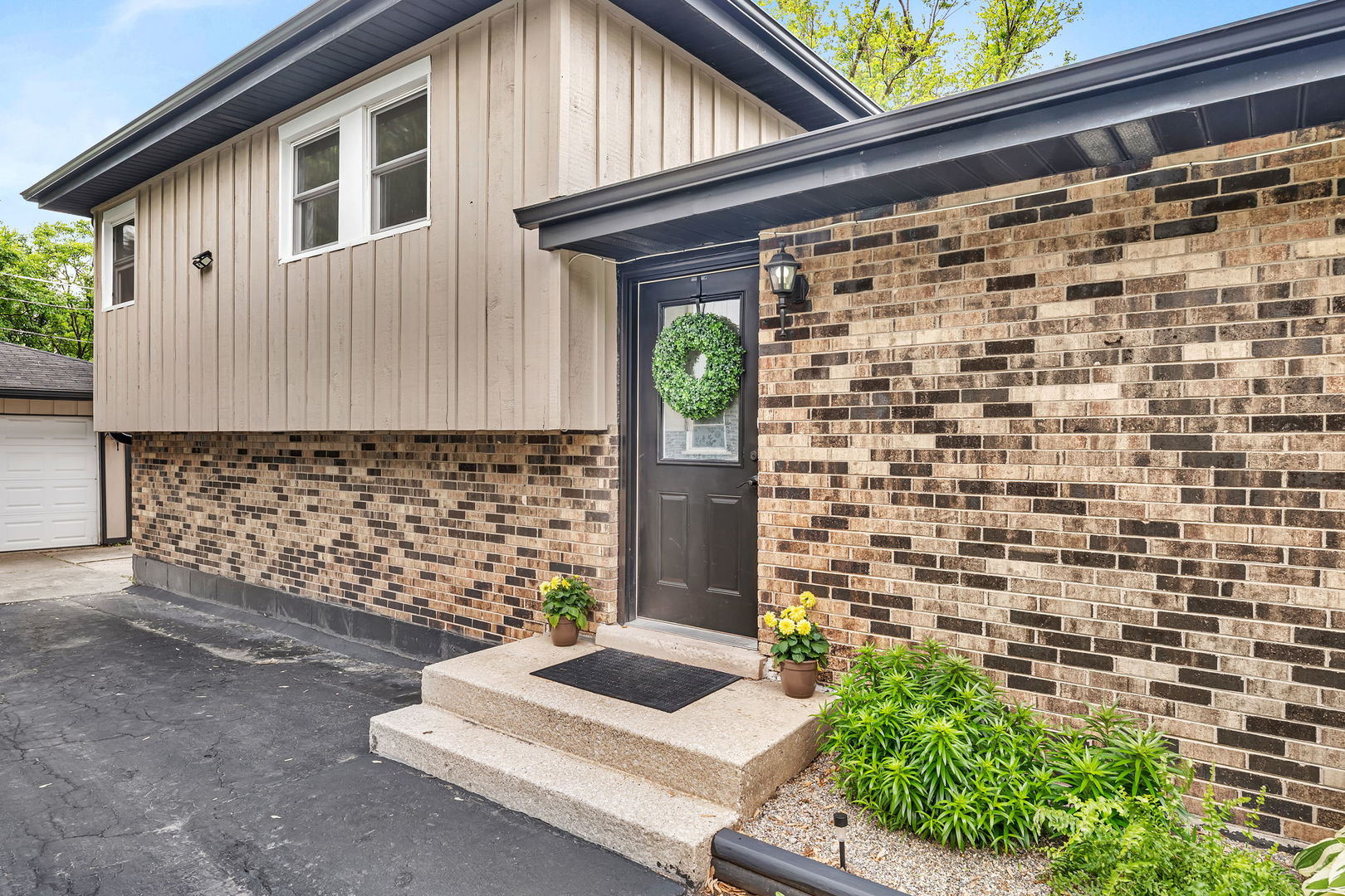 2533 Hickory Road, Homewood, IL