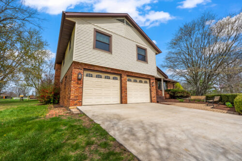 15878 Old Orchard Road, Bloomington, IL