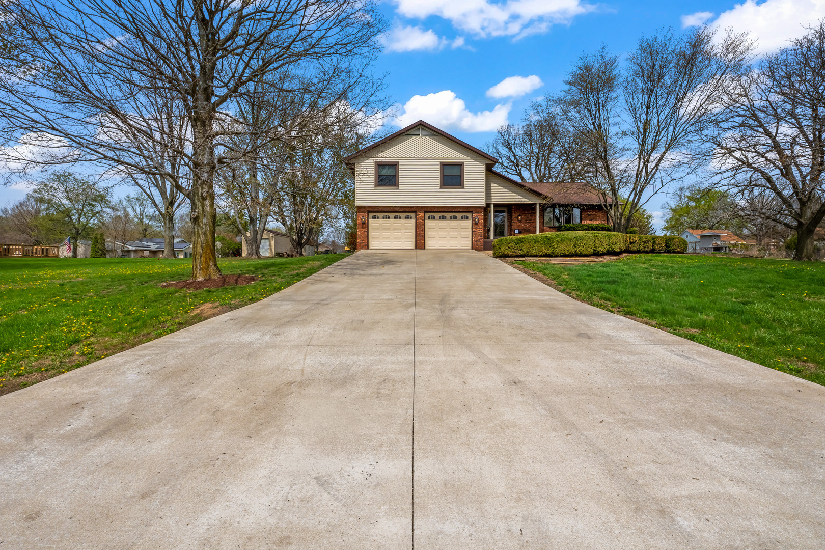 15878 Old Orchard Road, Bloomington, IL