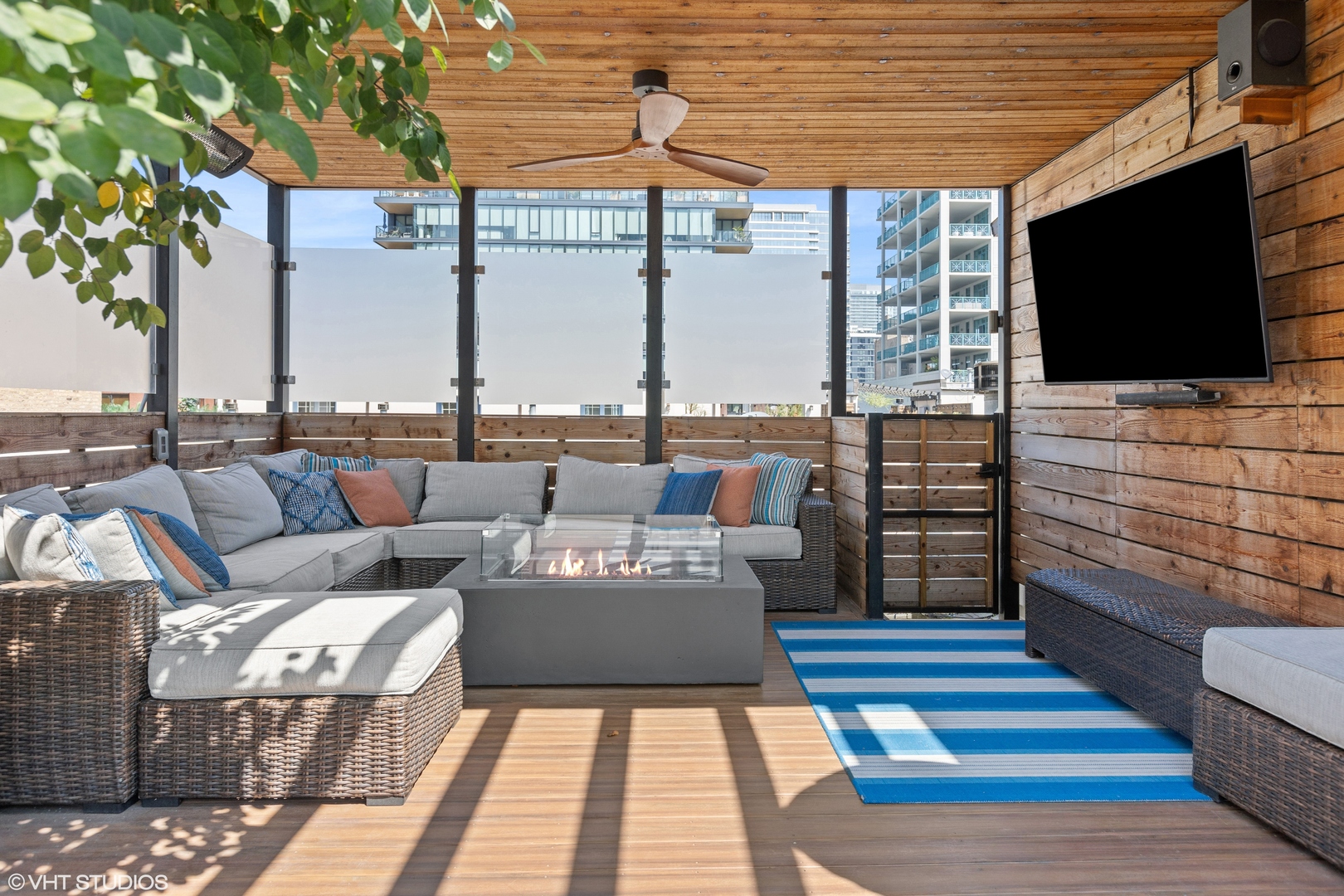 362 W Huron Street #B, Chicago, IL