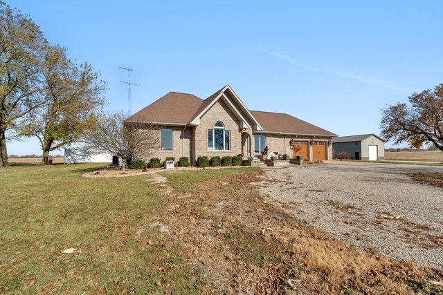 10739 E 3200 North Road, Blackstone, IL