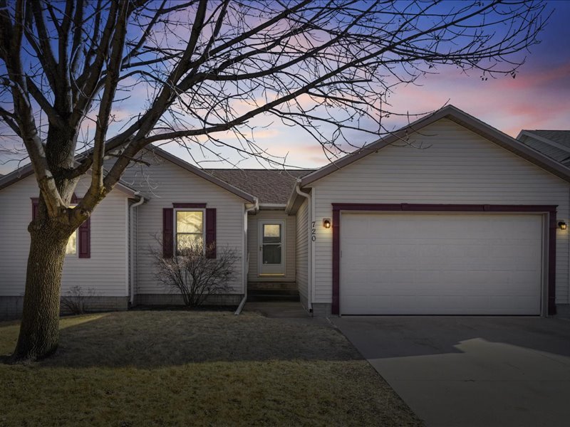 720 Cypress Drive, Colona, IL