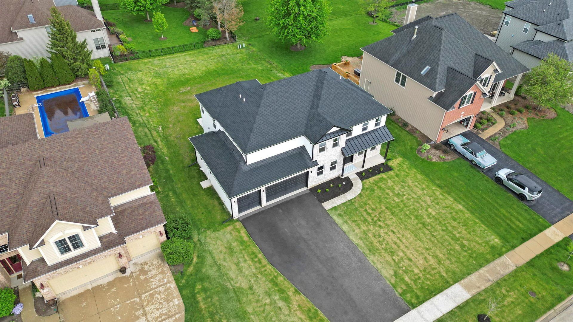 413 N Sycamore Lane, North Aurora, IL