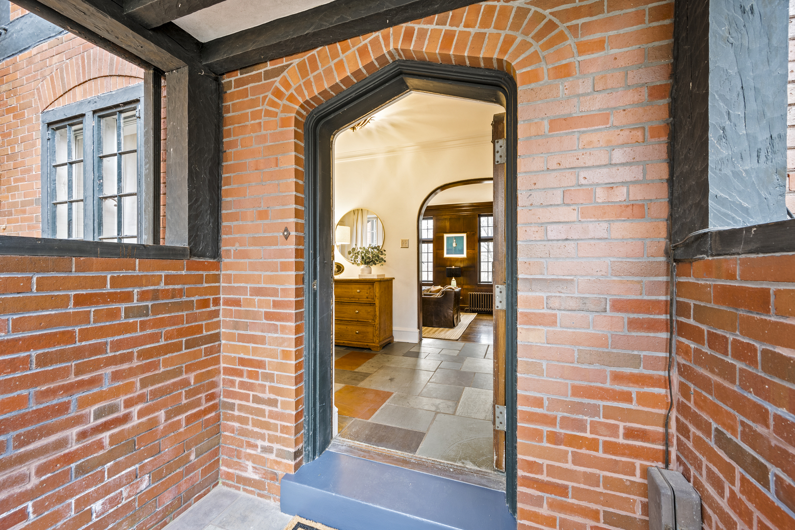 331 E Witchwood Lane, Lake Bluff, IL