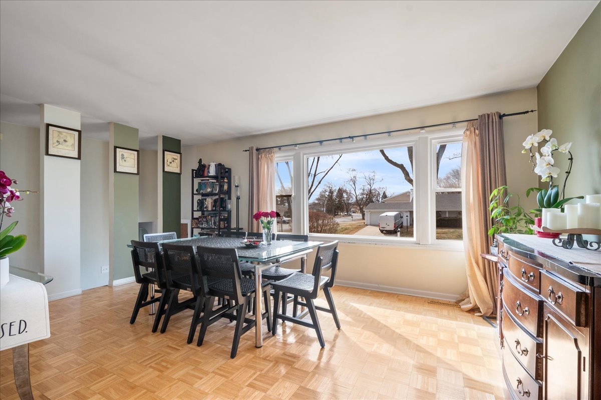 517 Longwood Drive, Buffalo Grove, IL