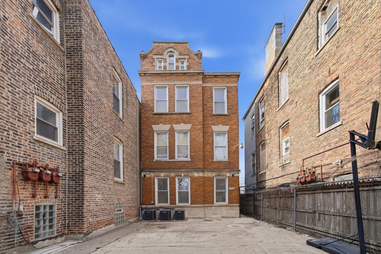 2420 S Sawyer Avenue, Chicago, IL