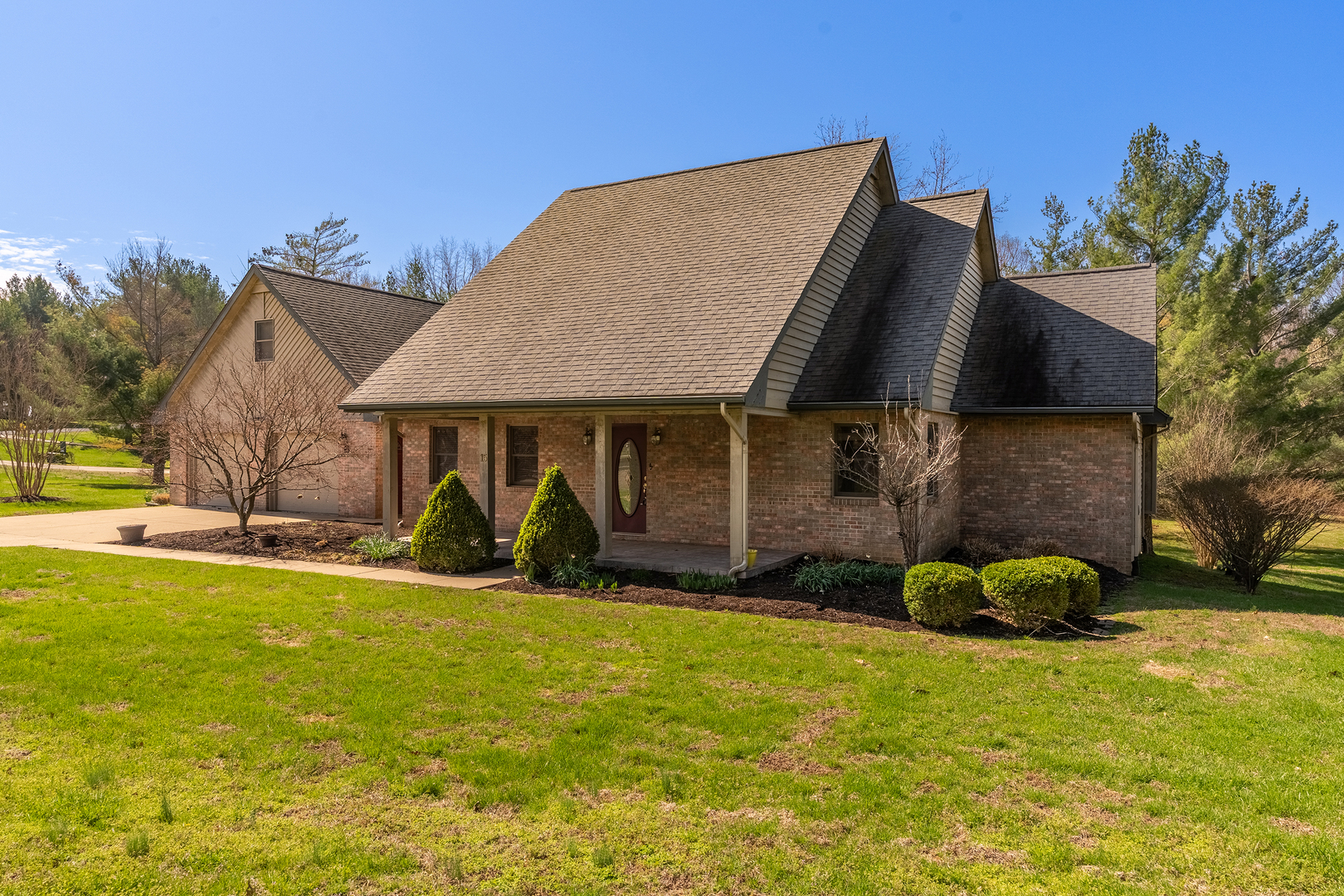 15 Lake Indian Hills Circle, Carbondale, IL