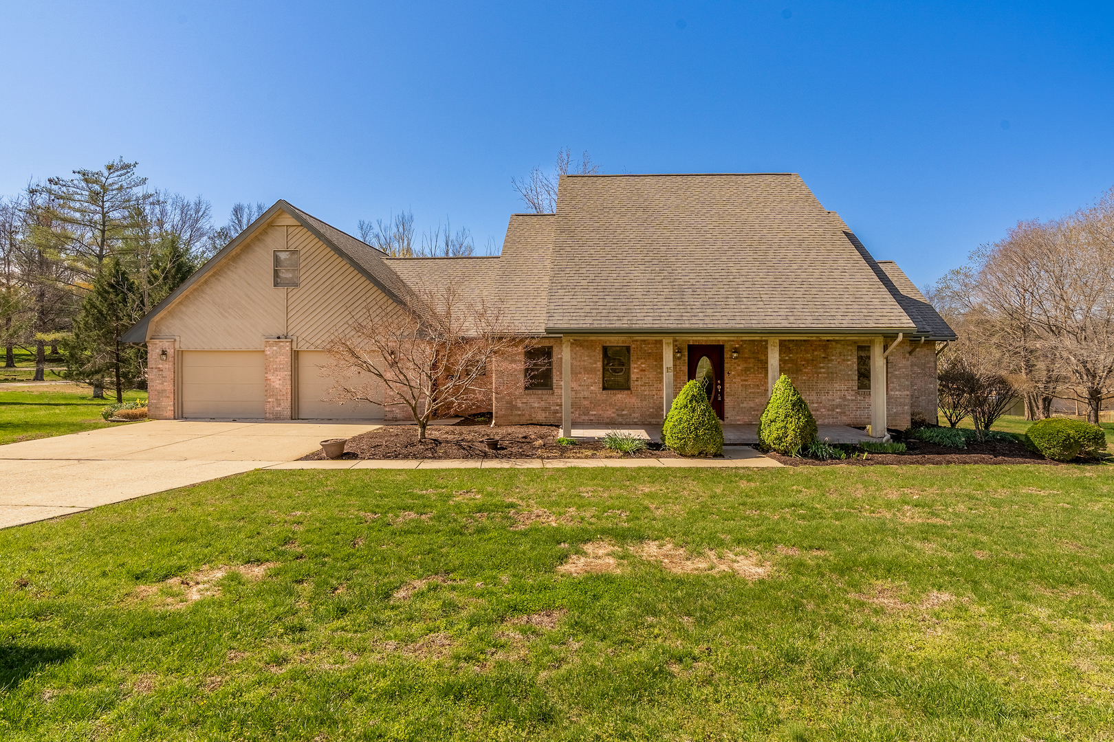 15 Lake Indian Hills Circle, Carbondale, IL