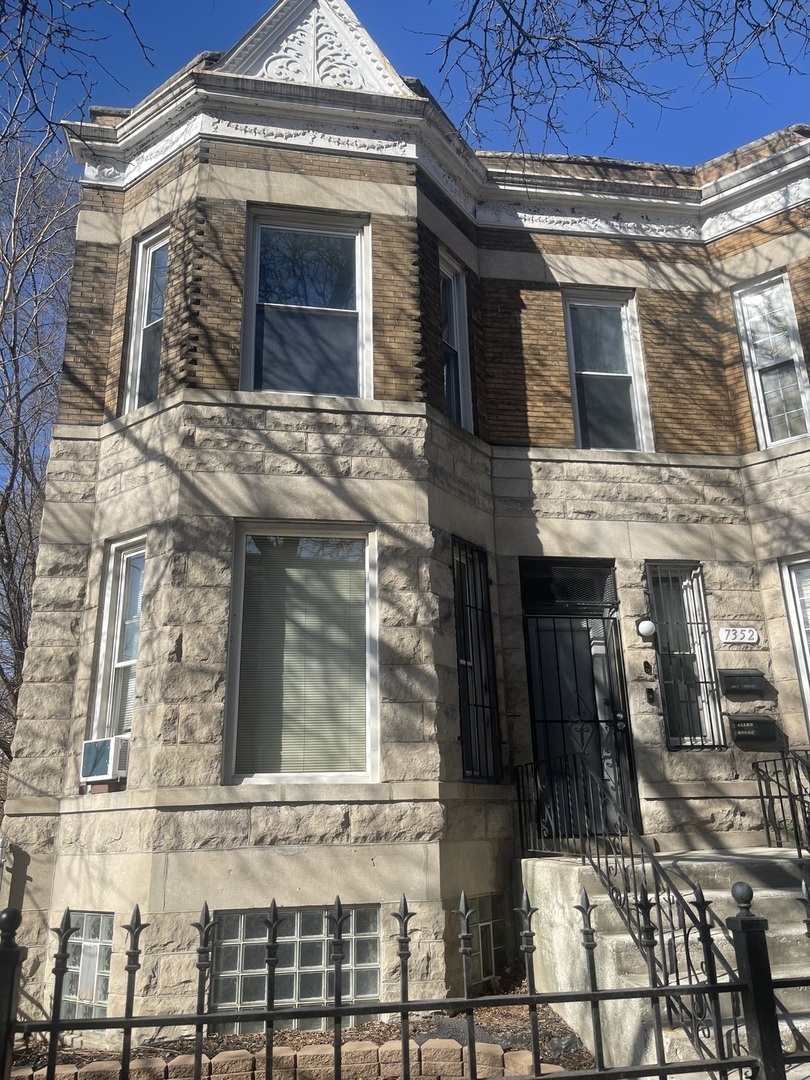 7352 S Yale Avenue #2, Chicago, IL