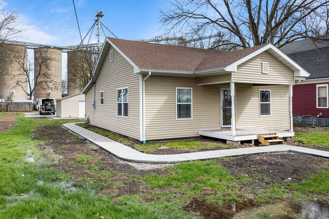 112 E Center Street, Seymour, IL