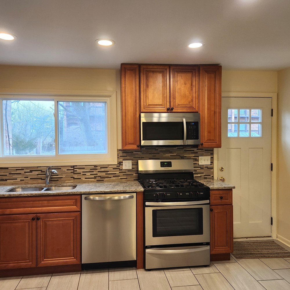 525 Glenshire Lane, Glenview, IL