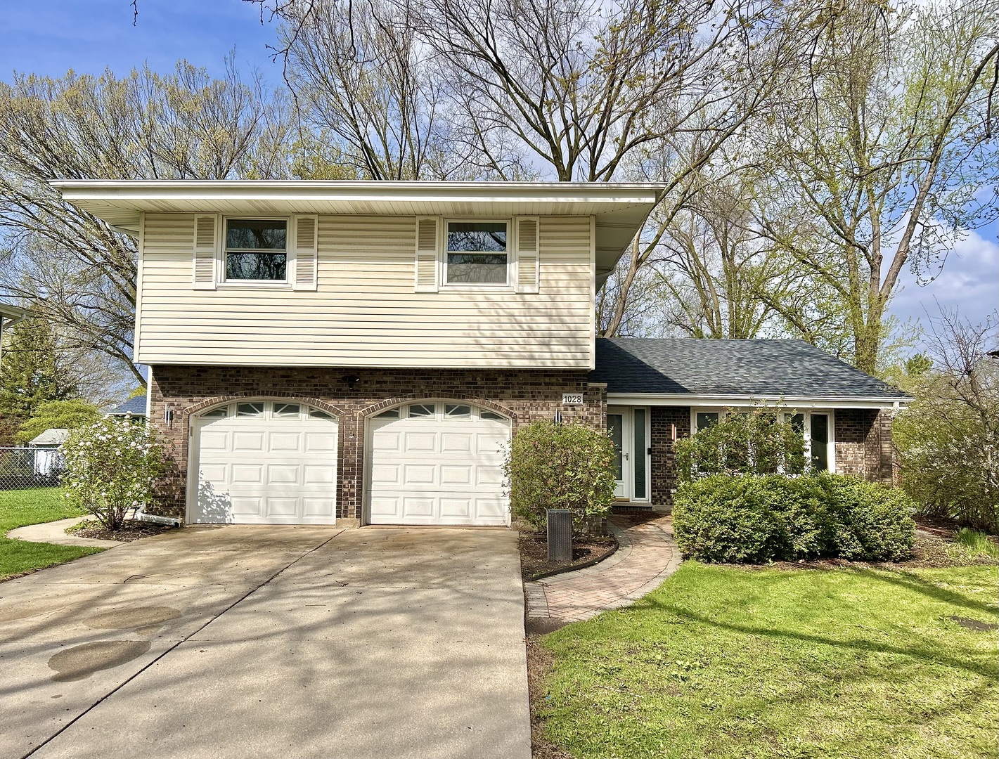 1028 Tiverton Court, Schaumburg, IL