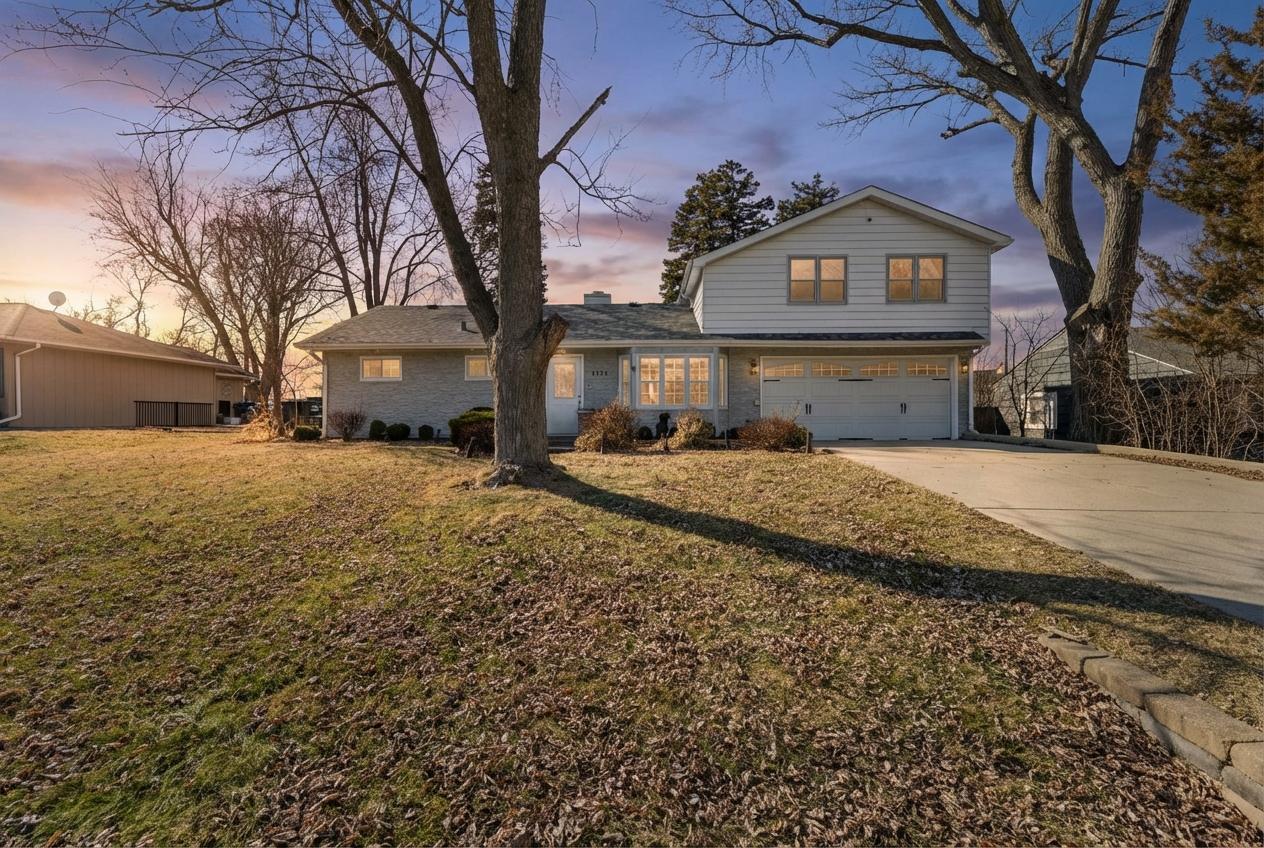 5524 S Bruner Street, Hinsdale, IL