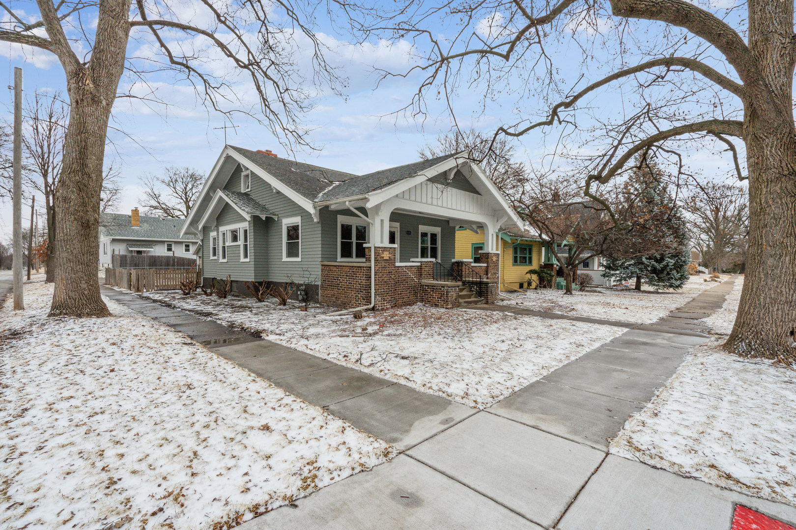 1102 E Dover Court, Davenport, IA