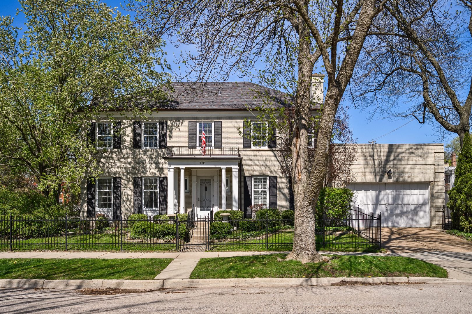 6103 N Kirkwood Avenue, Chicago, IL