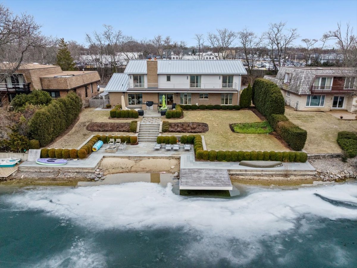 2076 Valley Lo Lane, Glenview, IL