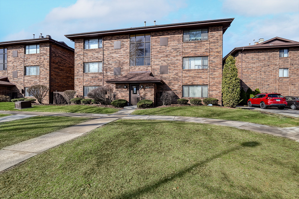 9600 S Mason Avenue #4, Oak Lawn, IL